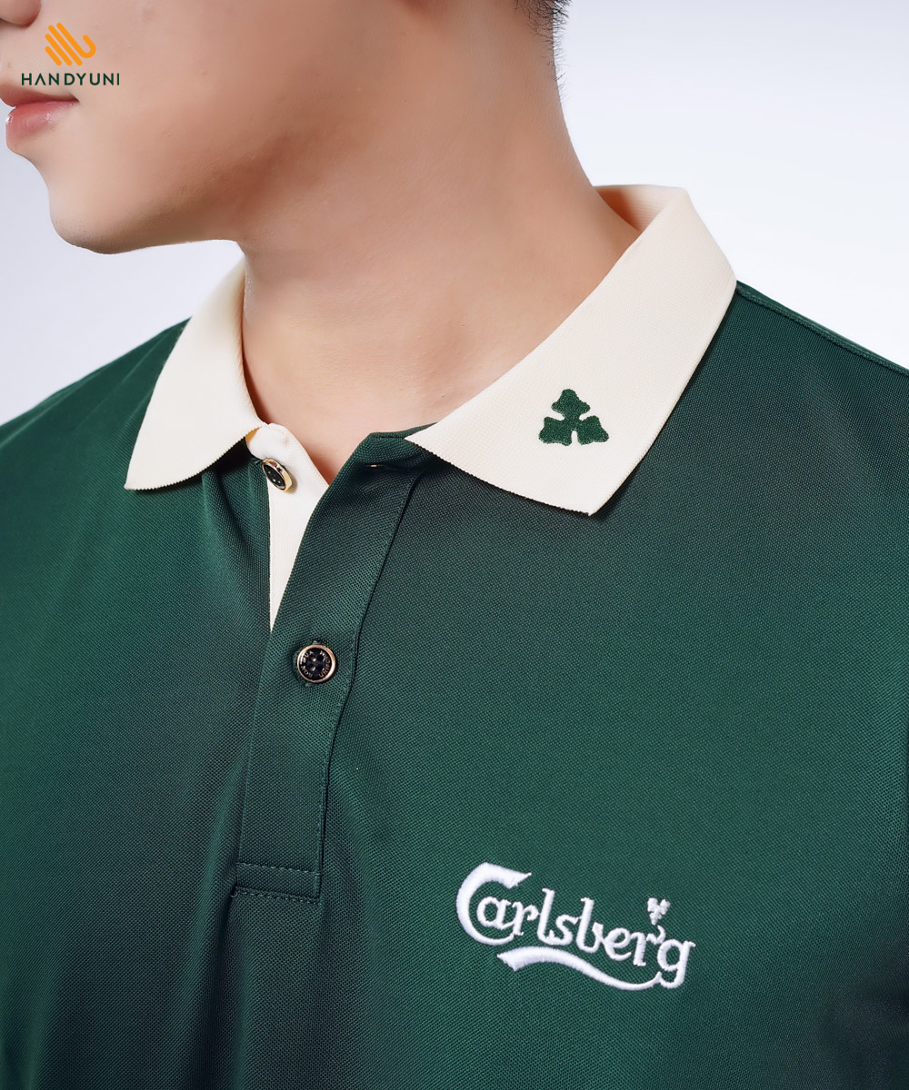 Đồng phục công ty bia Carlsberg thêu logo bền, đẹp