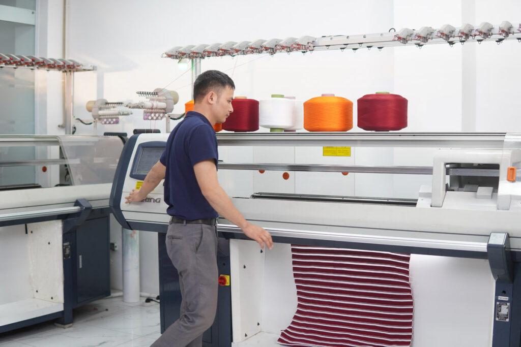 Handy Uni - Xưởng may đồng phục bếp ăn công nghiệp uy tín tại Hà Nội