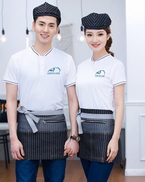 Combo áo thun trắng kết hợp mũ và tạp dề ngắn họa tiết kẻ