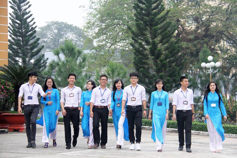 đồng phục đại học ngân hàng