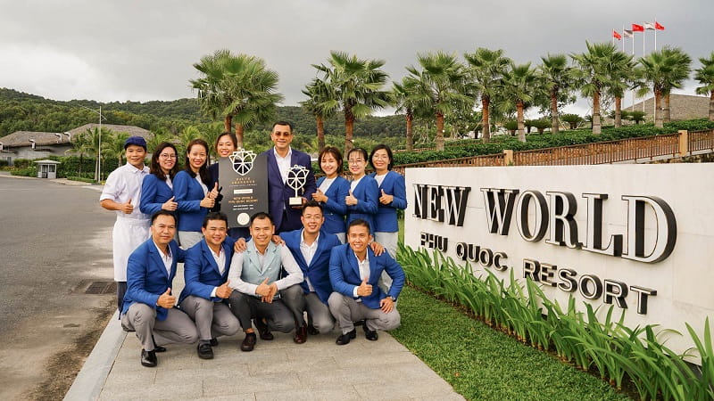 đồng phục khách sạn New World