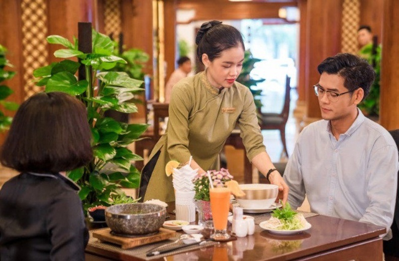 đồng phục khách sạn rex