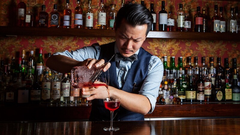 Đồng phục cho nhân viên bồi bàn/bartender
