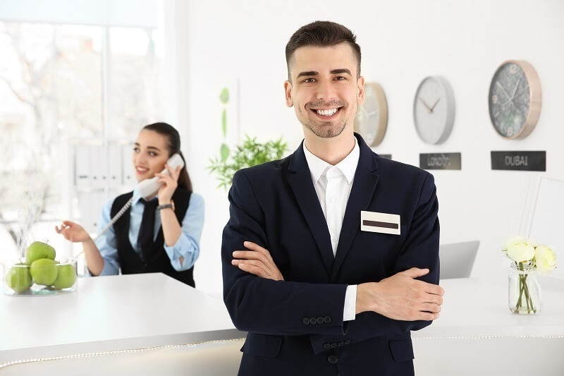 Tầm quan trọng của đồng phục quản lý khách sạn