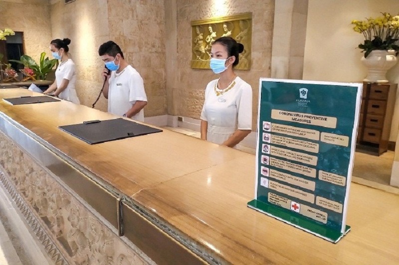 Đồng phục cho lễ tân/receptionist