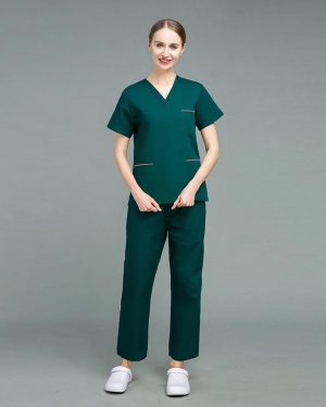 Áo blouse là mẫu đồng phục spa được ứng dụng phổ biến nhất