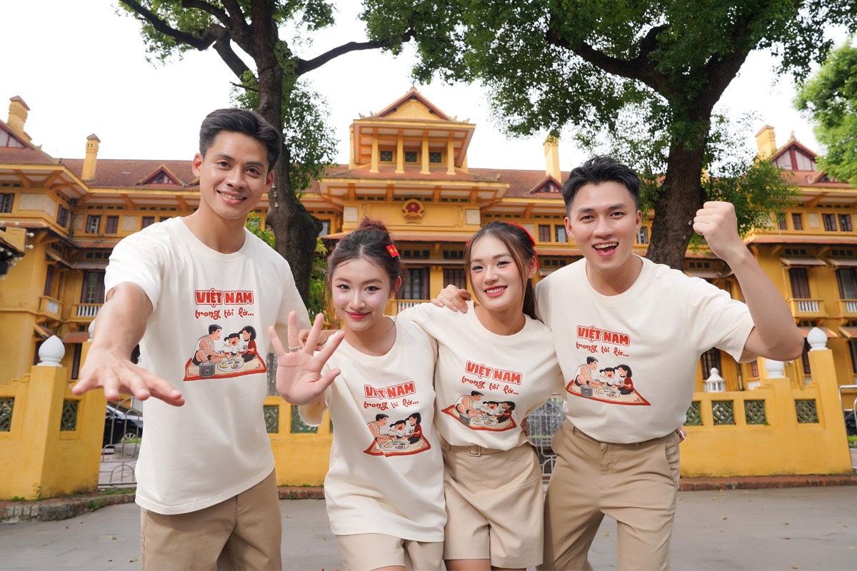 Áo thun quà tặng in hình theo yêu cầu