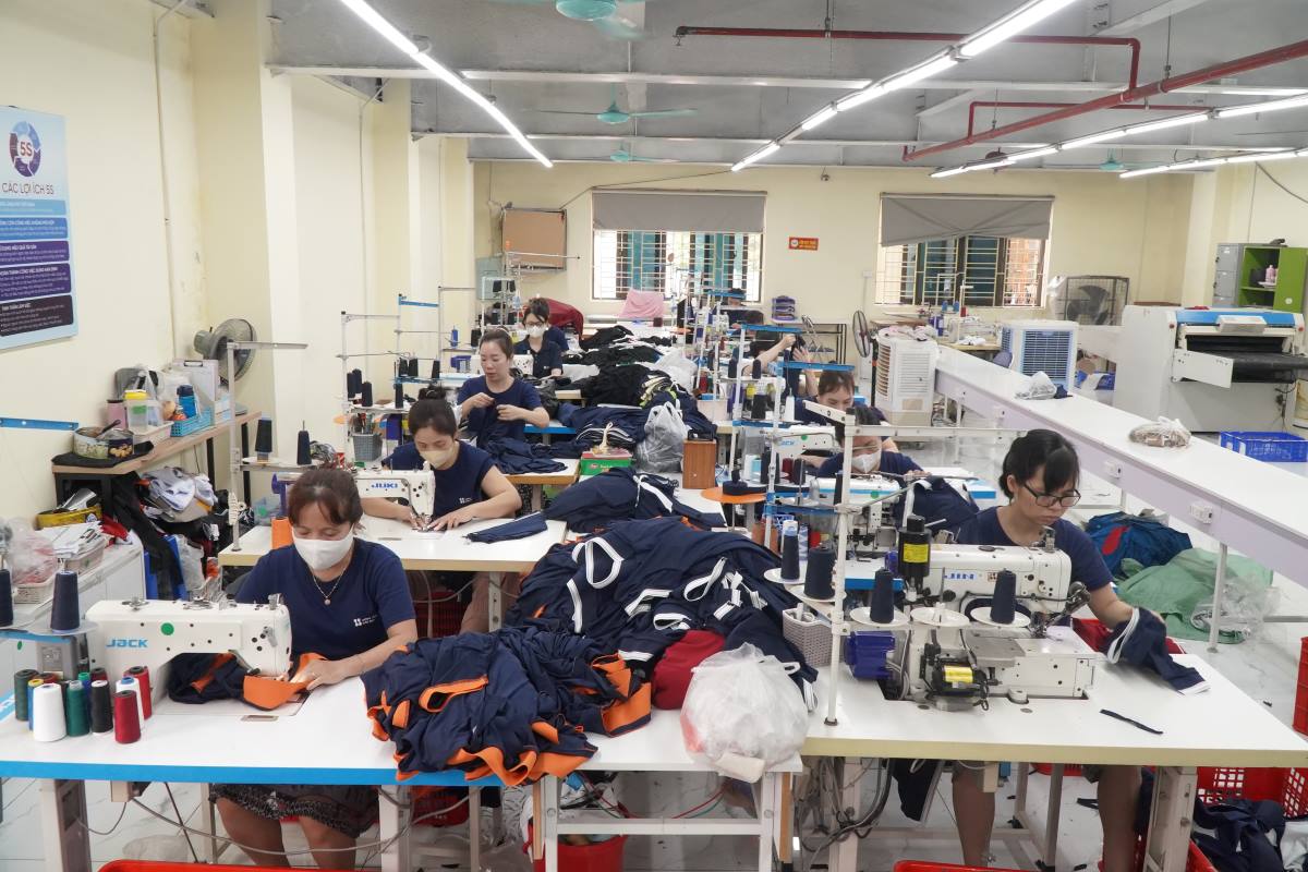 Quy trình chuyên nghiệp giúp khách hàng yên tâm từ khâu thiết kế đến nhận hàng