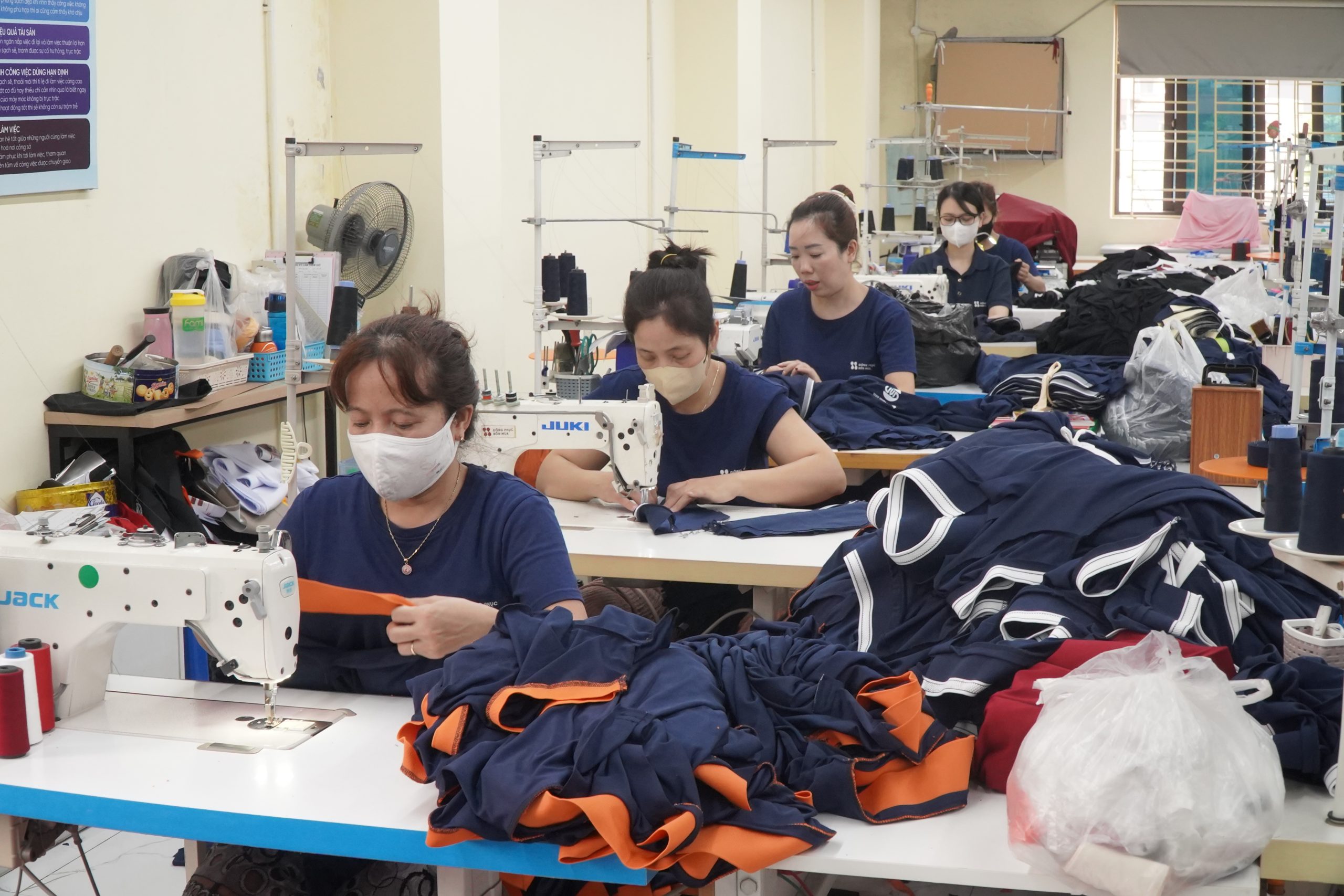 Handy Uni sở hữu xưởng sản xuất trực tiếp giúp tối ưu chi phí