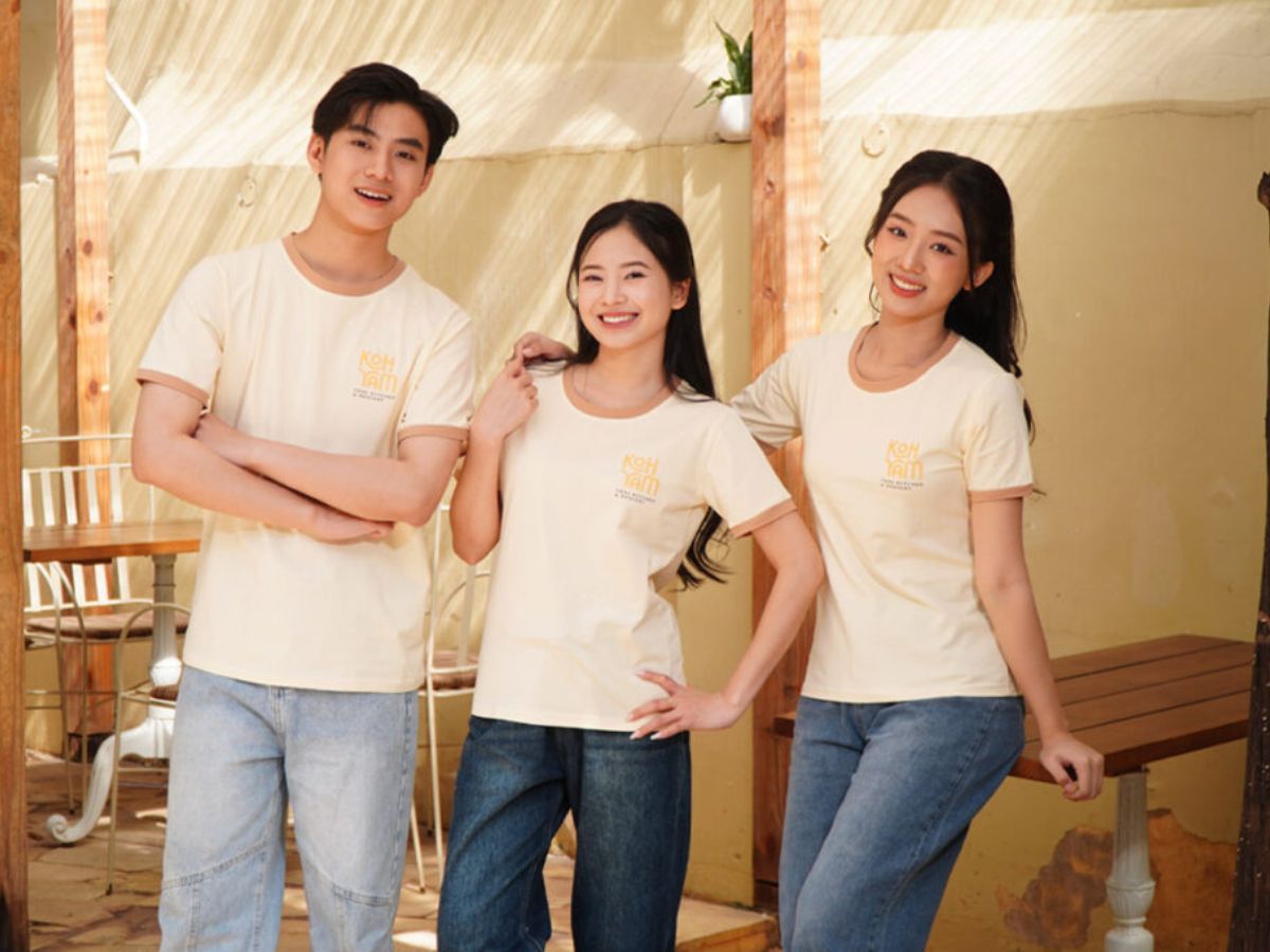 Áo cổ tròn đơn giản nhưng tiện dụng
