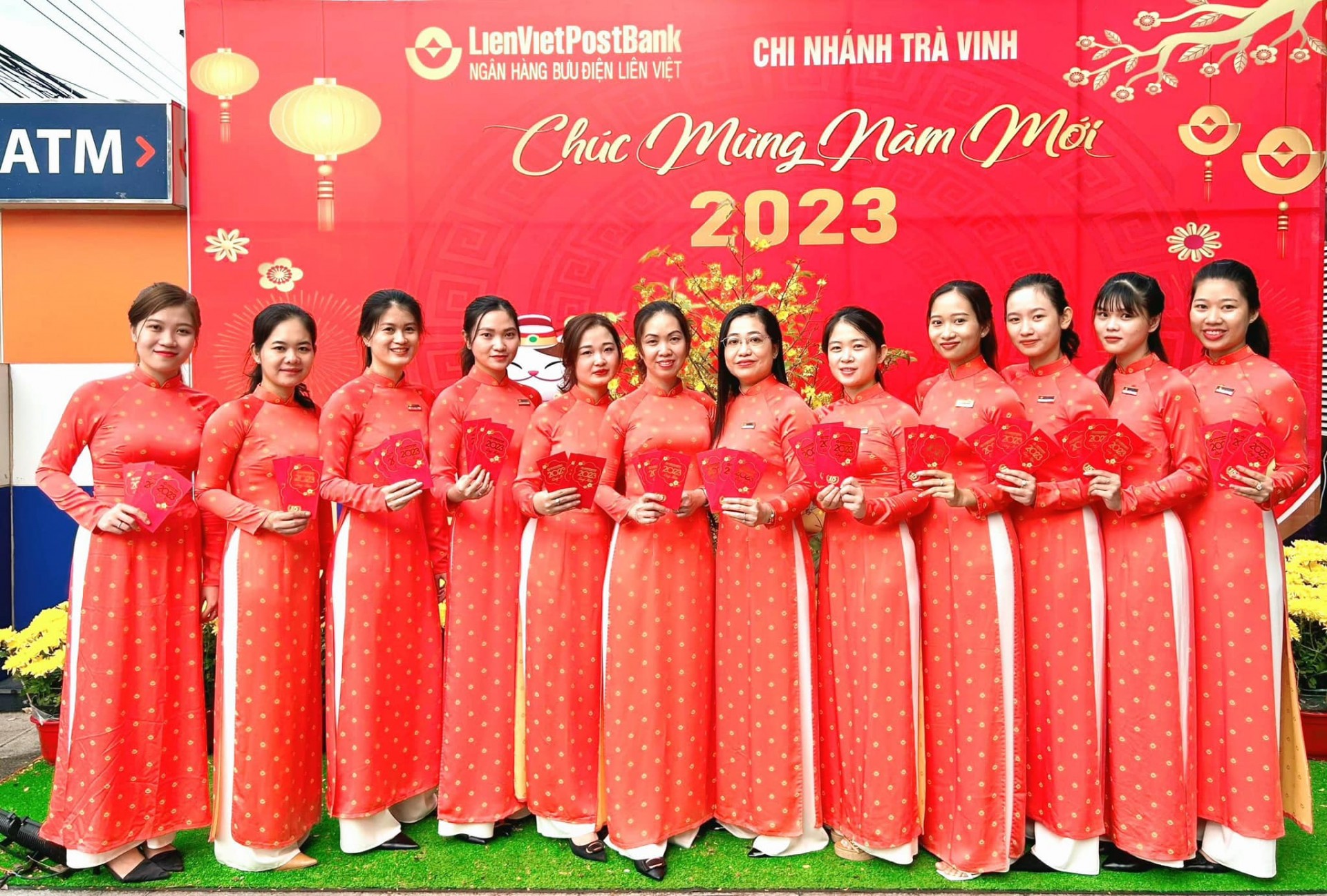 Áo dài đồng phục giúp nâng cao hình ảnh thương hiệu chuyên nghiệp