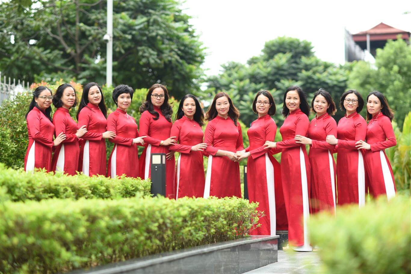 Áo dài giáo viên và học sinh giữ nét đẹp truyền thống