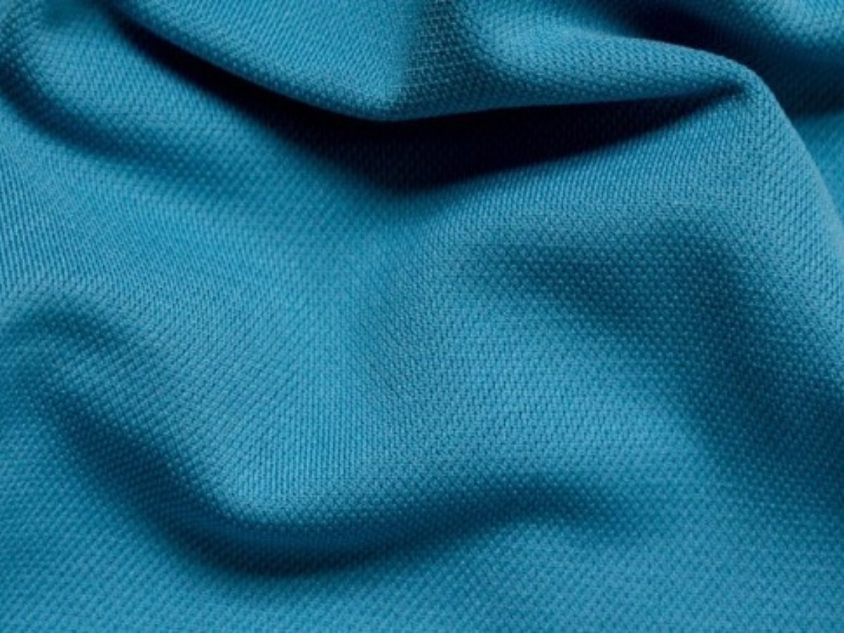 Chất liệu Poly Thái nhẹ và nhanh khô cho các hoạt động vận động