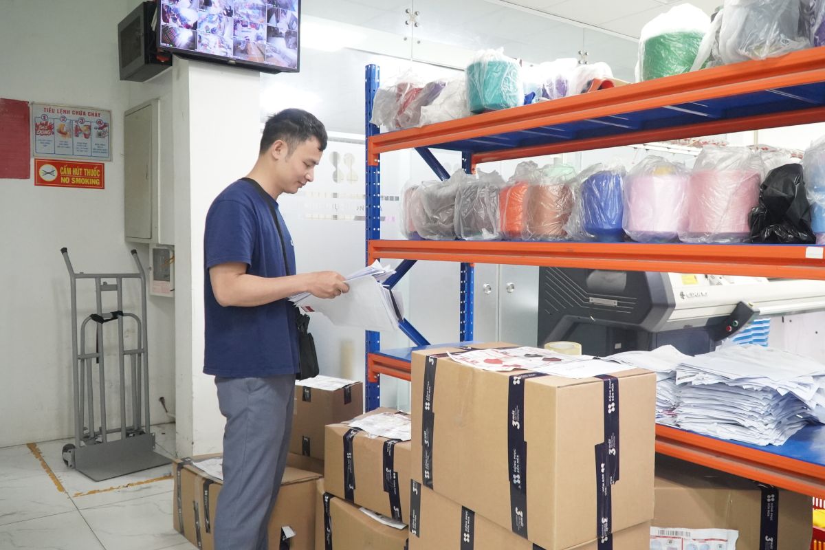 HANDY UNI sở hữu đội ngũ kỹ thuật am hiểu form dáng nữ và kỹ thuật may đồng phục