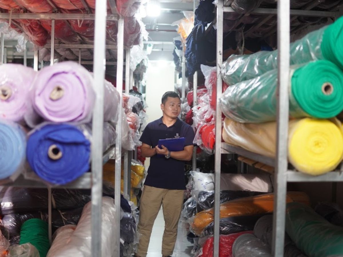 Handy Uni sở hữu kho phôi áo trơn với nhiều màu sắc