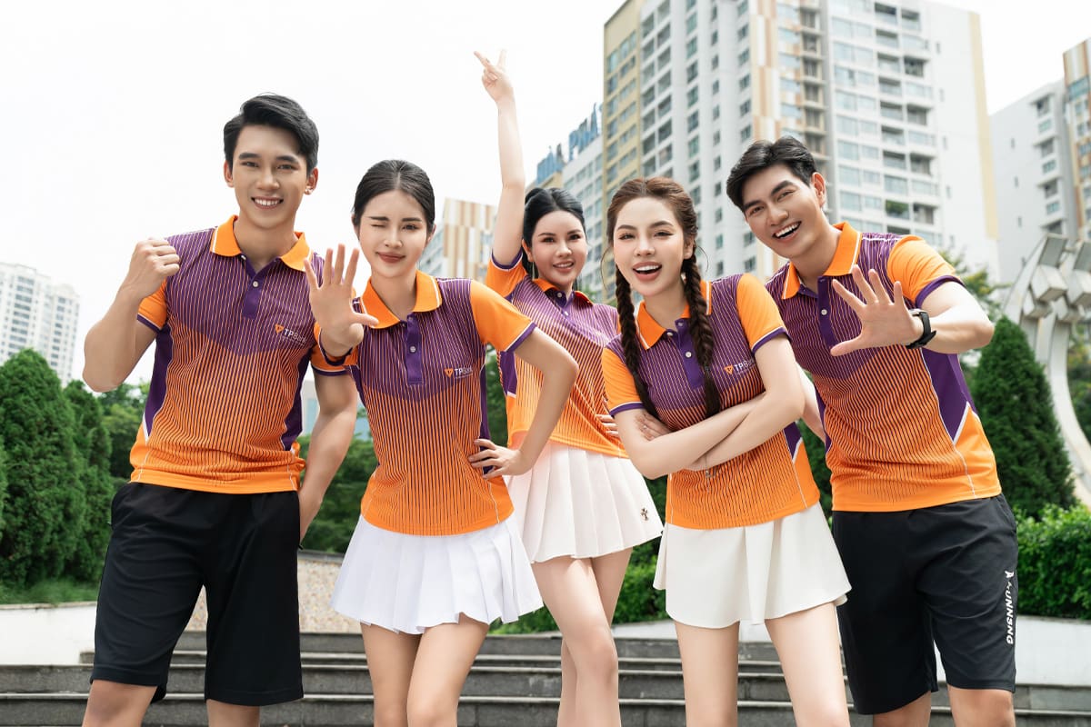 Áo team building doanh nghiệp giúp tăng nhận diện thương hiệu và tinh thần đồng đội