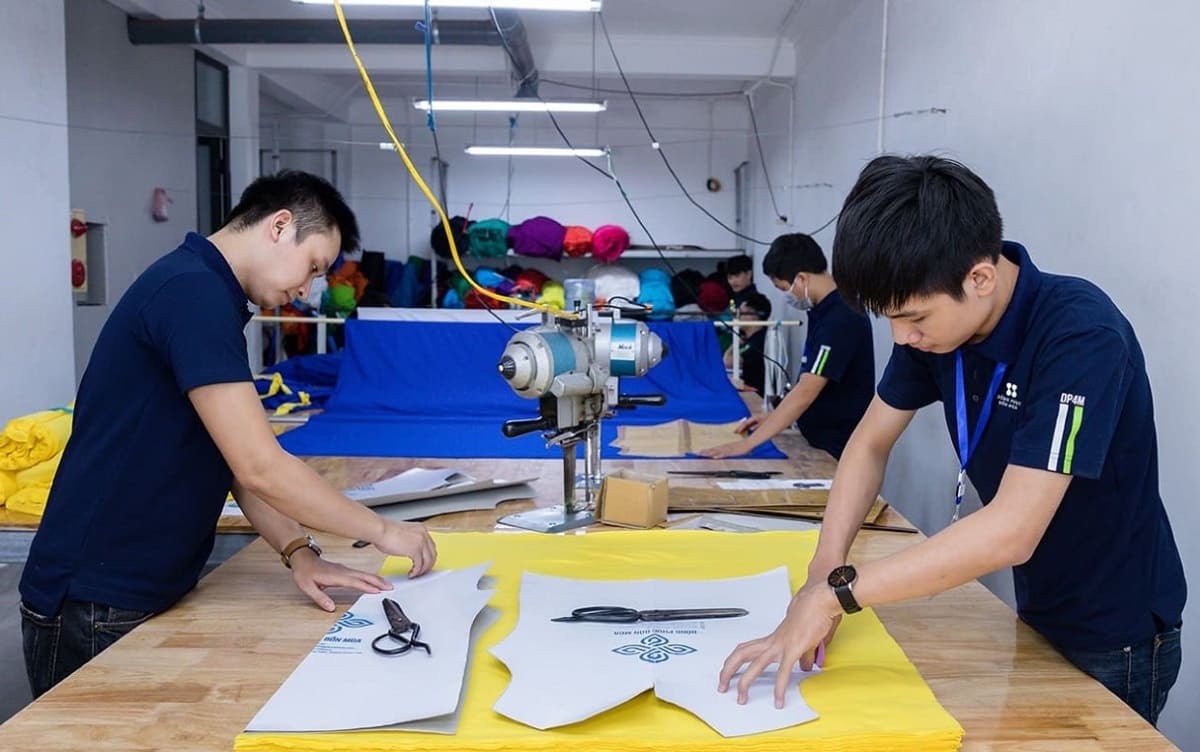 Handy Uni đầu tư đồng bộ về nhân sự, máy móc và quy trình vận hành