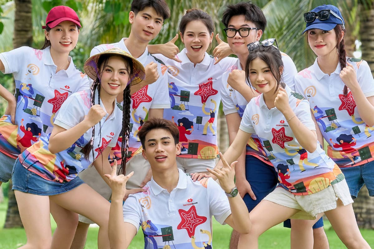 Mẫu áo đồng phục nhóm đi chơi với thiết kế nổi bật, phù hợp cho các chuyến du lịch và dã ngoại