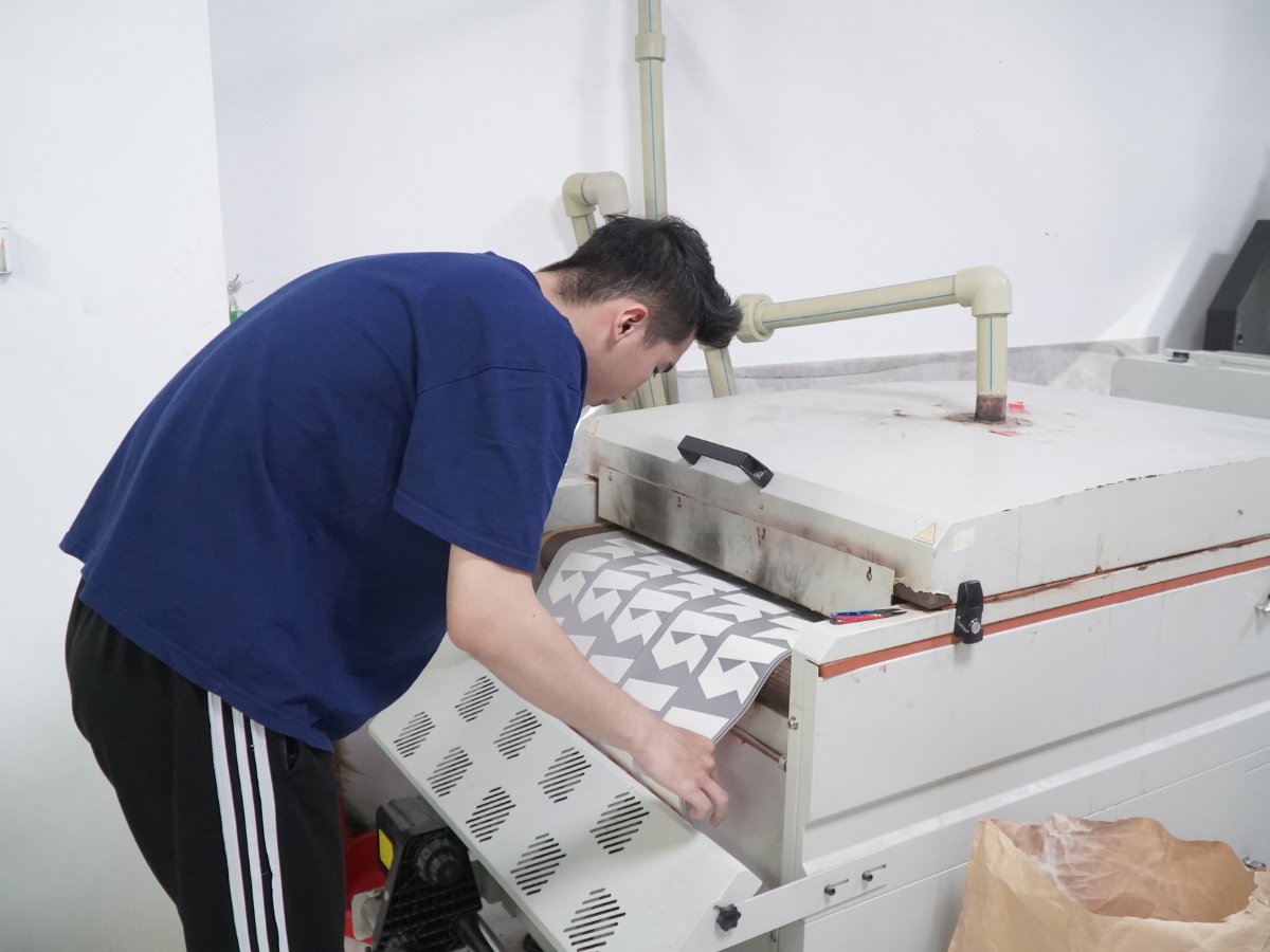 Handy Uni cung cấp dịch vụ thiết kế, in và may đồng phục phong cách Nhật chất lượng cao