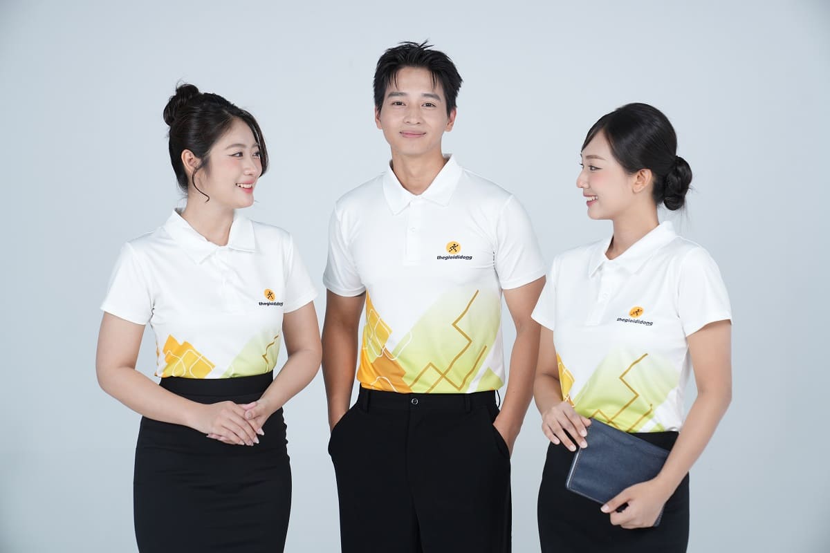 Áo đồng phục Thế giới di động sử dụng kiểu Polo cổ bẻ, tay ngắn chỉn chu, lịch sự