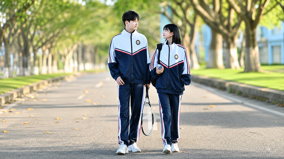 Áo khoác gió oversize cổ tàu dễ mặc và phù hợp với nhiều vóc dáng