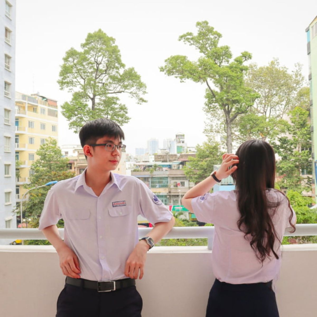 Áo sơ mi ngắn tay PTNK mang diện mạo gọn gàng, lịch sự