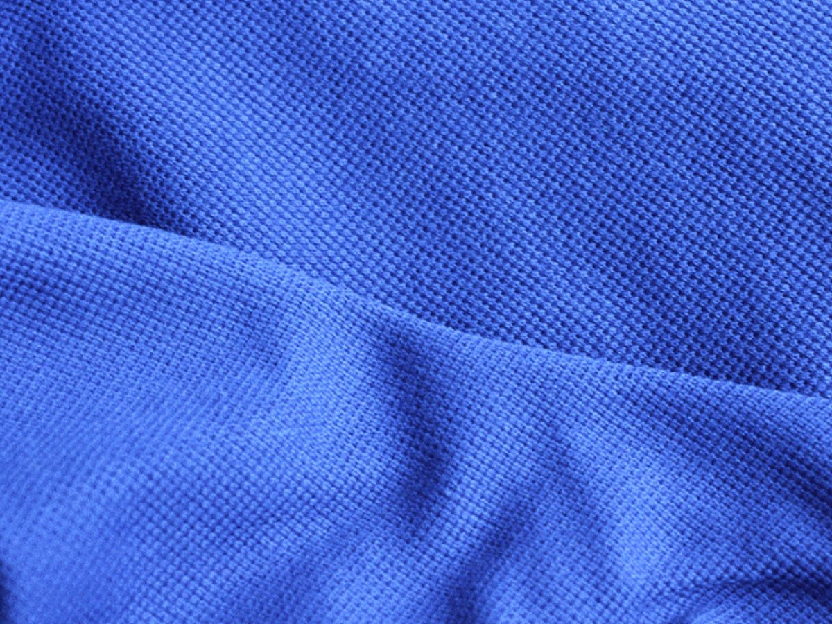 Chất liệu Cotton 100% mang lại cảm giác dễ chịu khi mặc đồng phục