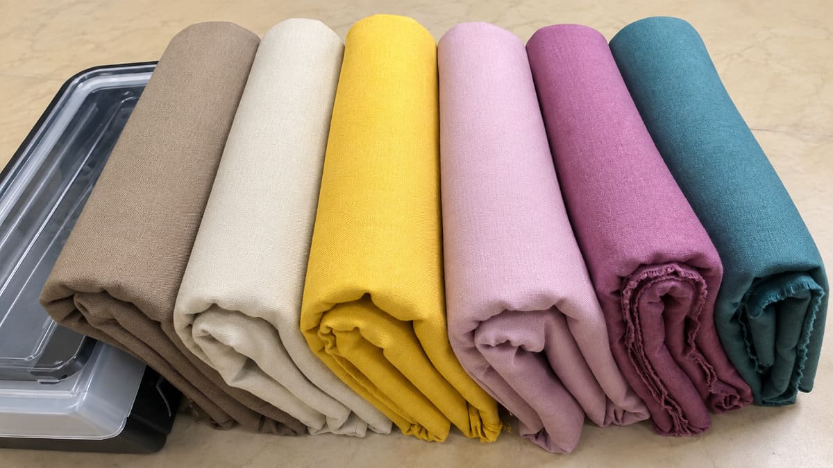 Chất liệu vải lon USA giúp đồng phục spa sang trọng và chỉn chu hơn