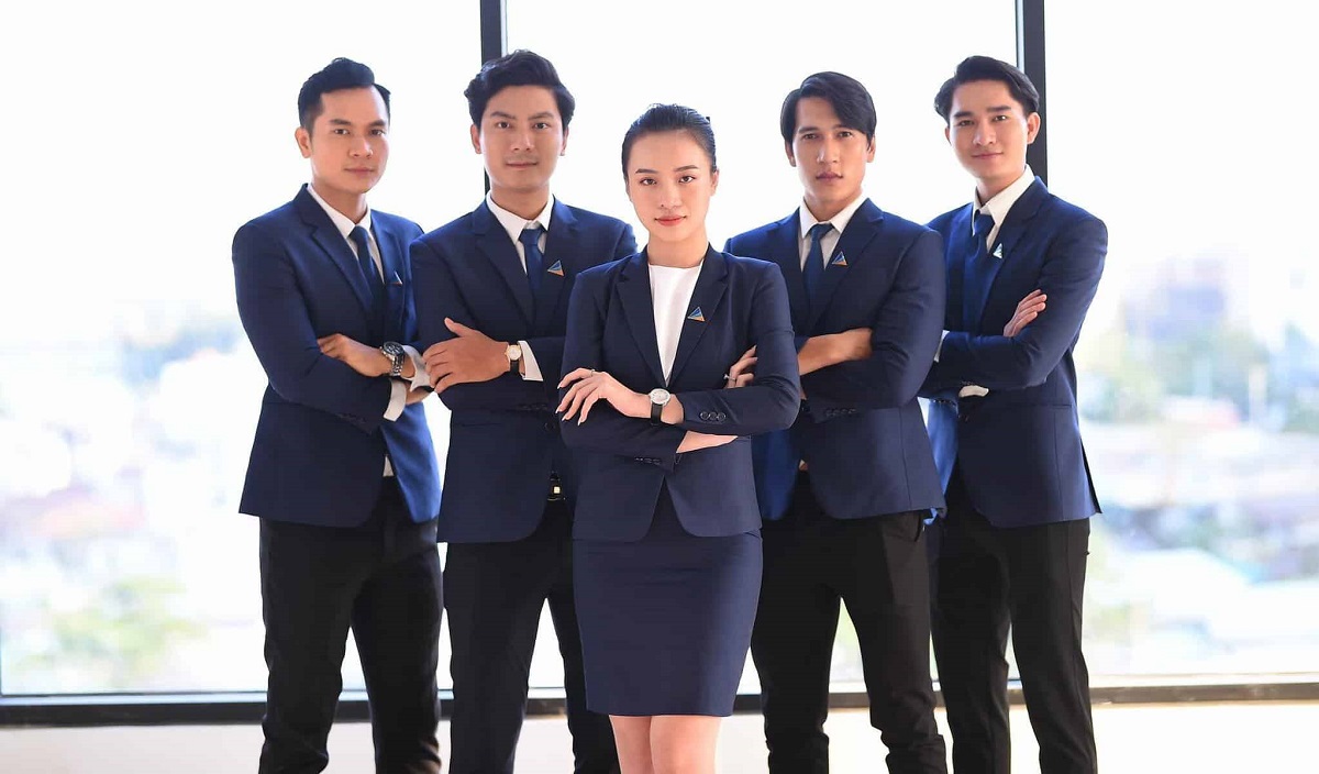 Đồng phục Vest mang đến hình ảnh trang trọng cho doanh nghiệp
