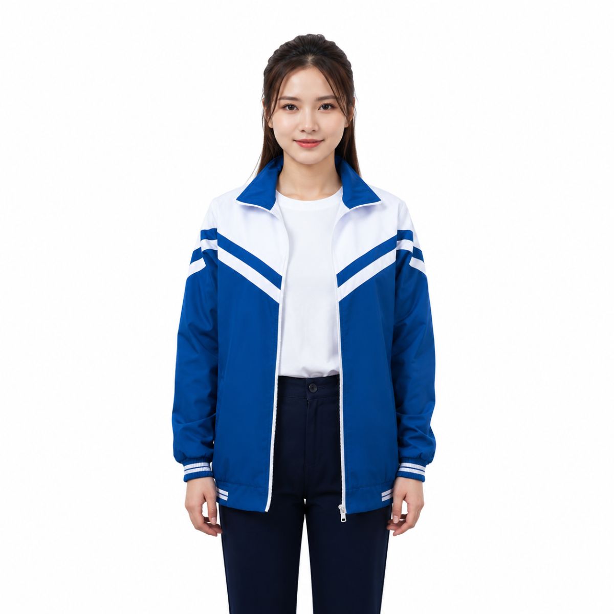 Form oversize rộng rãi mang đến diện mạo trẻ trung và hiện đại
