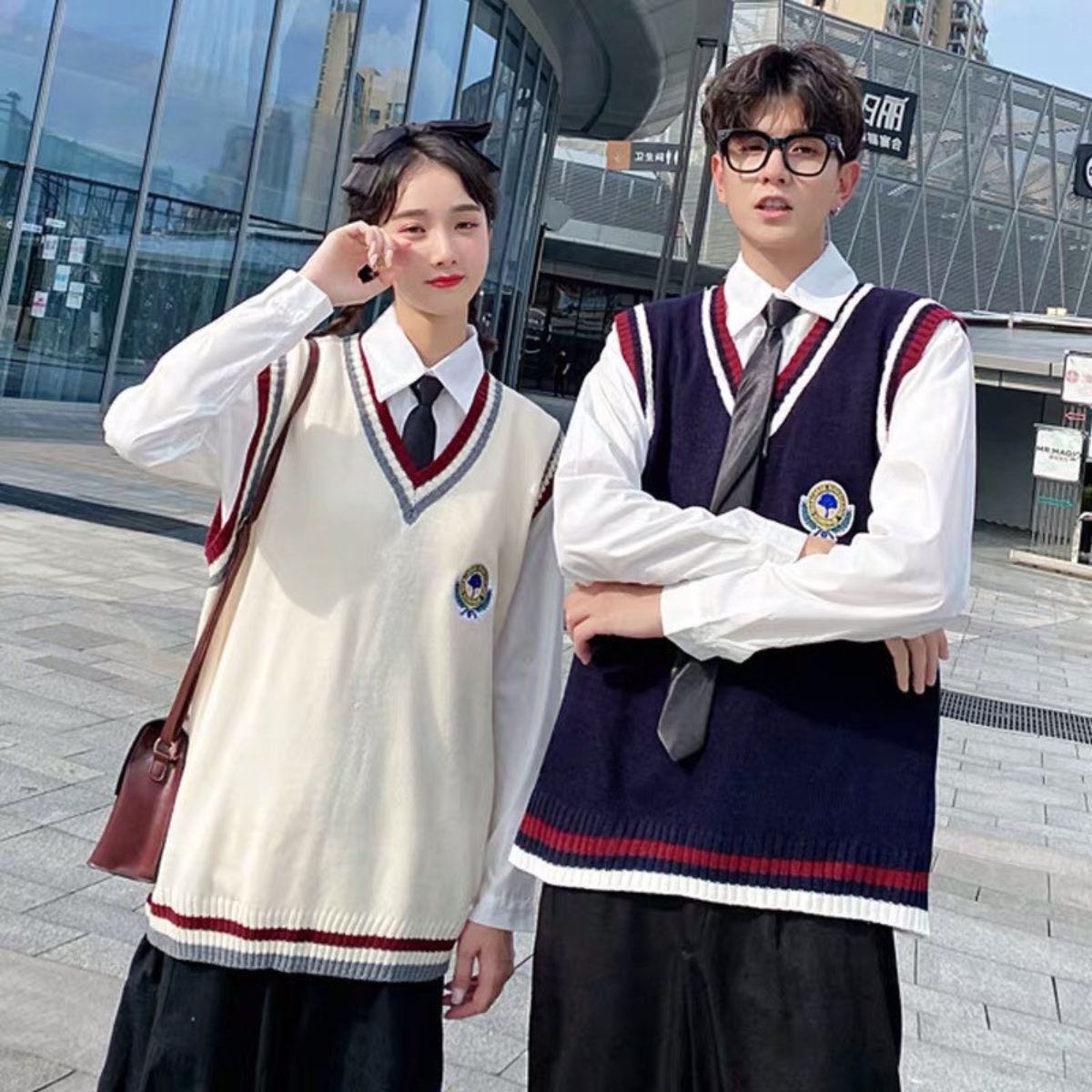 Gile len và Cardigan tạo lớp phối ấm áp, trẻ trung cho đồng phục học sinh
