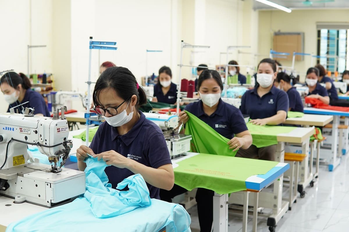 Handy Uni là một trong những đơn vị uy tín cung cấp giải pháp đồng phục cho trung tâm ngoại ngữ