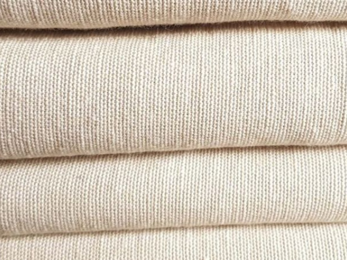 Kate Airy Silk và Bamboo tạo bề mặt mềm mại cho các mẫu sơ mi PTNK