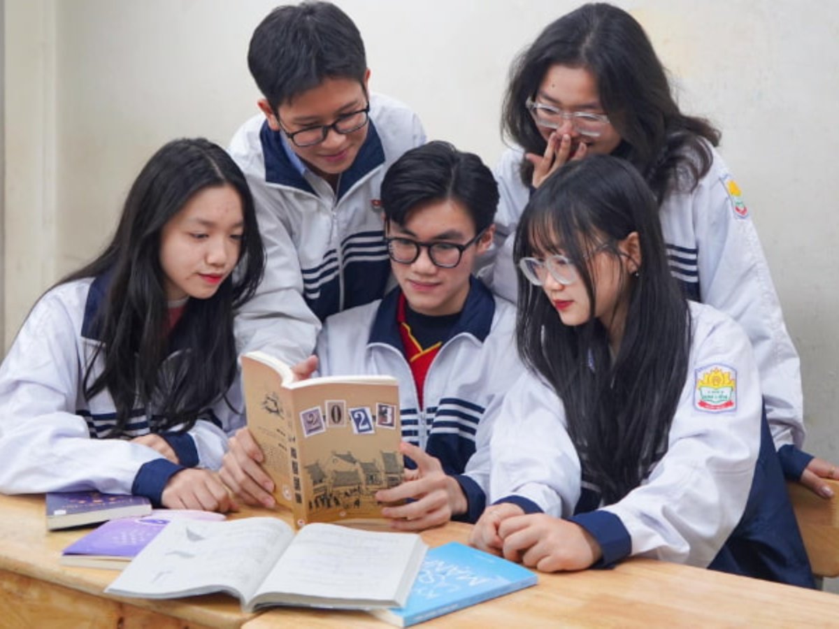 Thiết kế áo gió đơn giản, dễ mặc và phù hợp với nhiều hoạt động