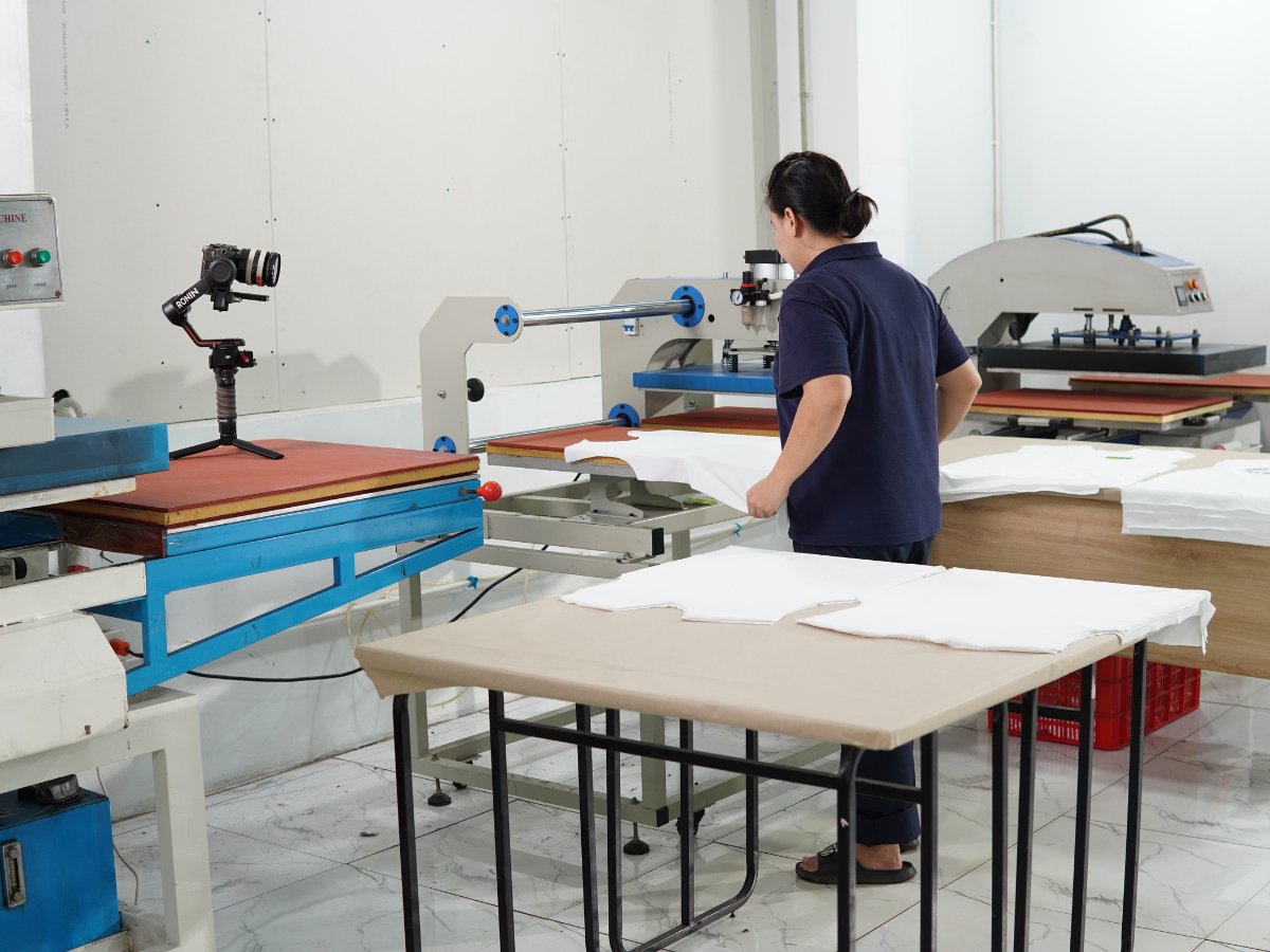 Handy Uni hỗ trợ hoàn thiện trang phục theo mẫu, chất liệu và quy cách riêng của từng đơn vị