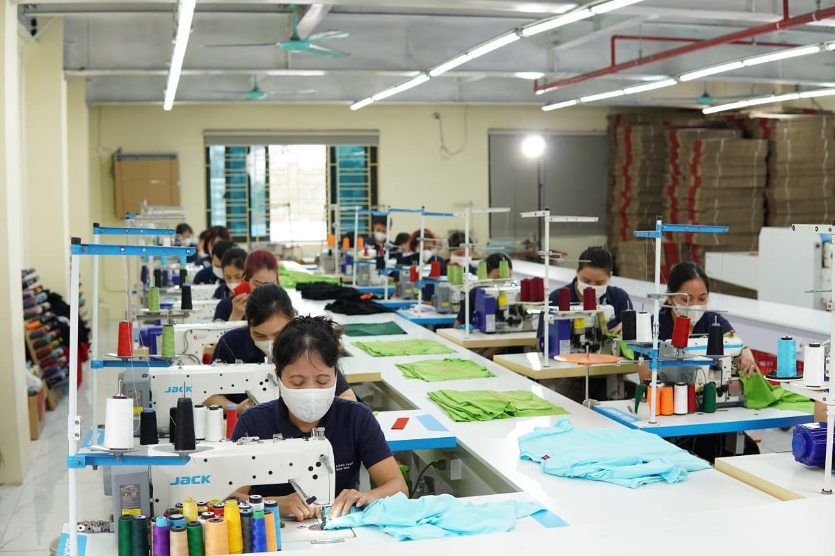 Handy Uni chủ động sản xuất tại xưởng