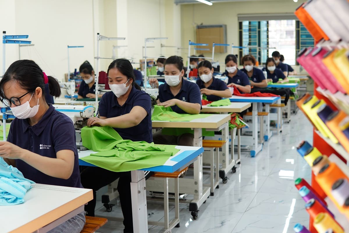 Handy Uni cung cấp giải pháp may đồng phục PT theo yêu cầu