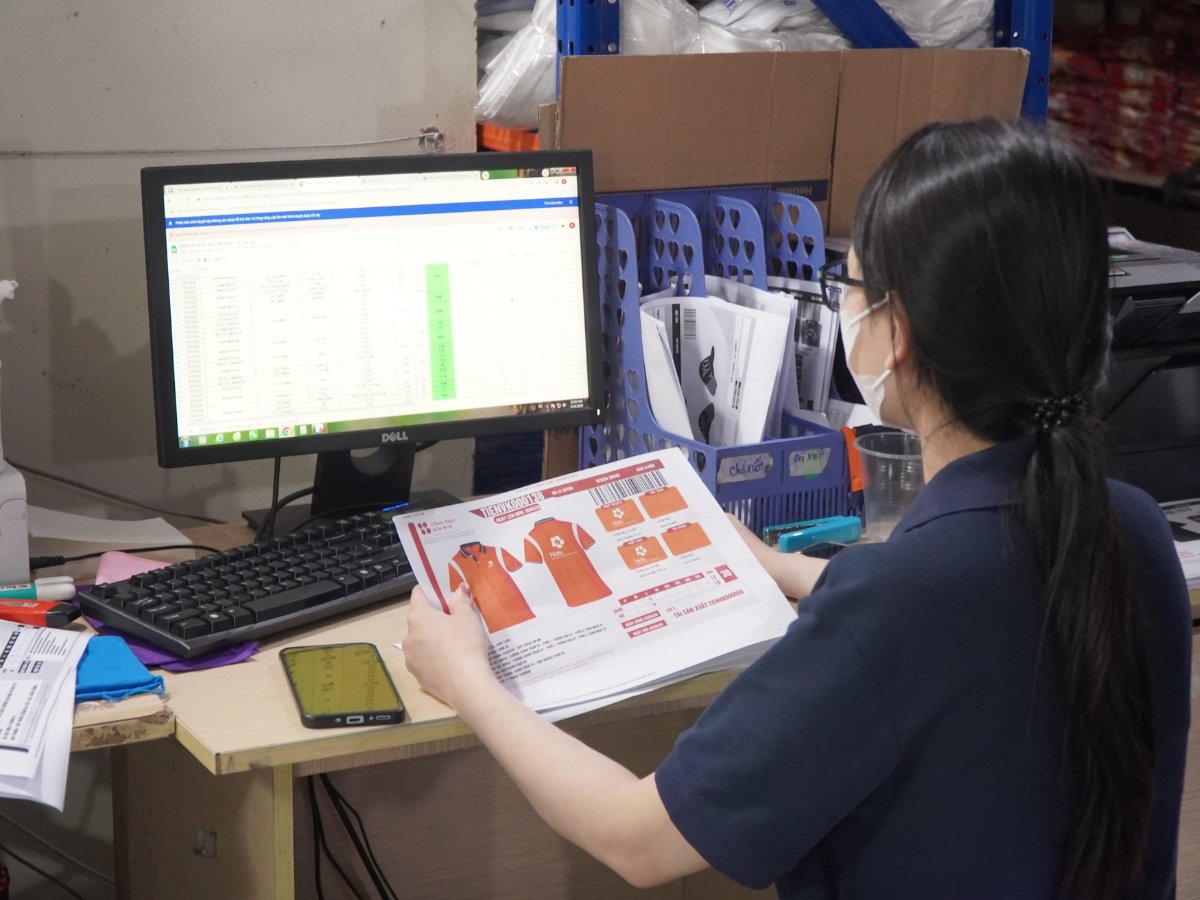 Những lưu ý quan trọng khi chọn mẫu và đặt may đồng phục sinh viên