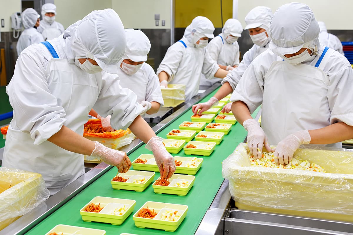 Quần áo khu chế biến trang bị thêm tạp dề chống thấm