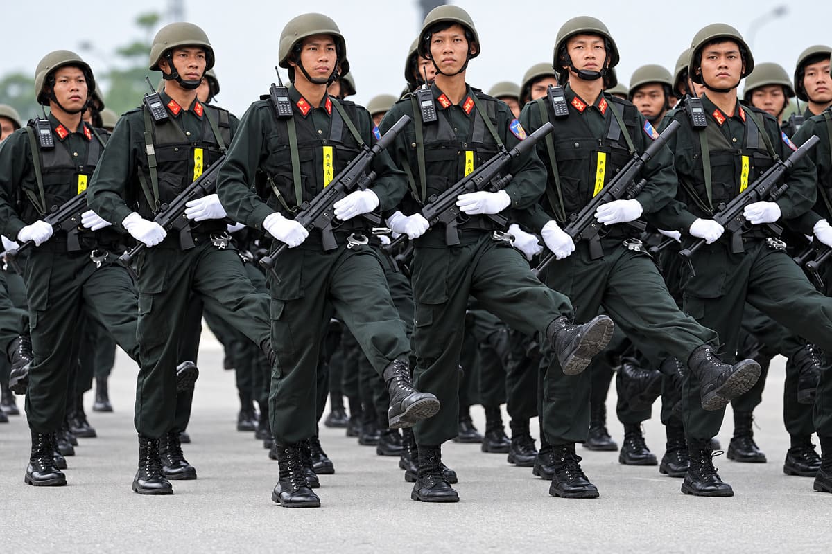 Quân phục Cảnh sát cơ động chiến đấu chung gọn gàng, linh hoạt khi tác chiến 